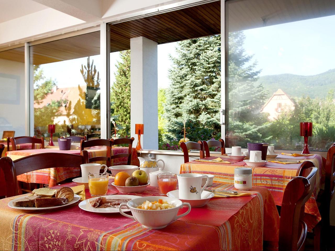 Hotel Restaurant Logis La Palette Wettolsheim エクステリア 写真