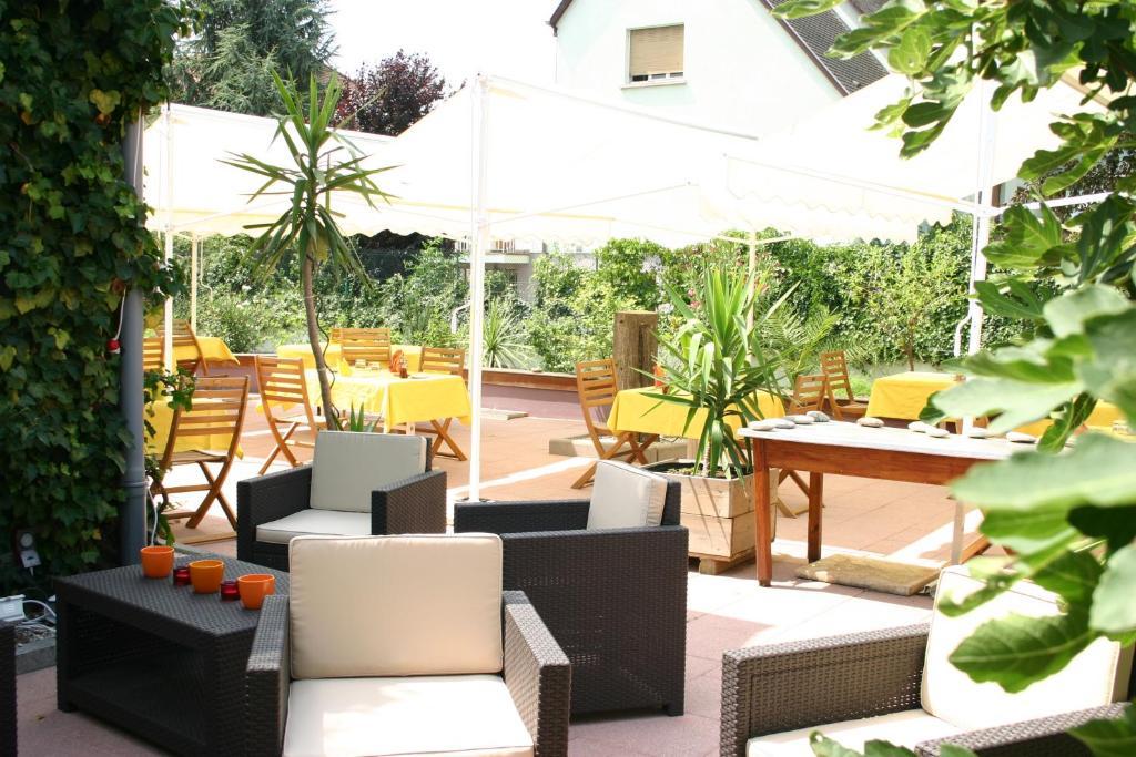 Hotel Restaurant Logis La Palette Wettolsheim エクステリア 写真