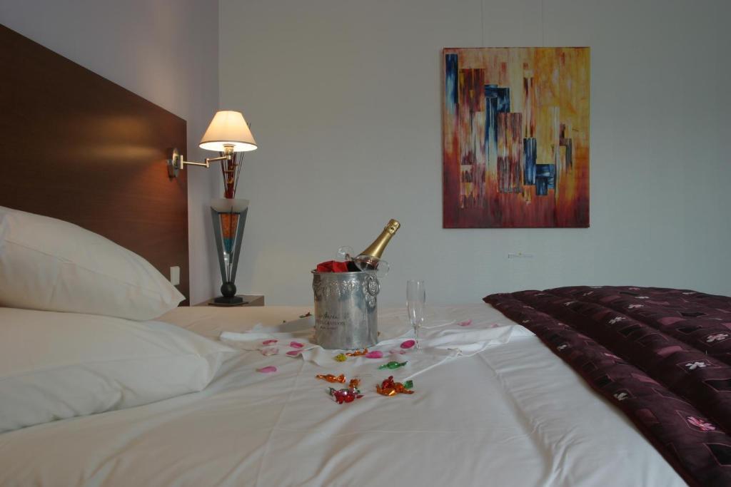 Hotel Restaurant Logis La Palette Wettolsheim エクステリア 写真